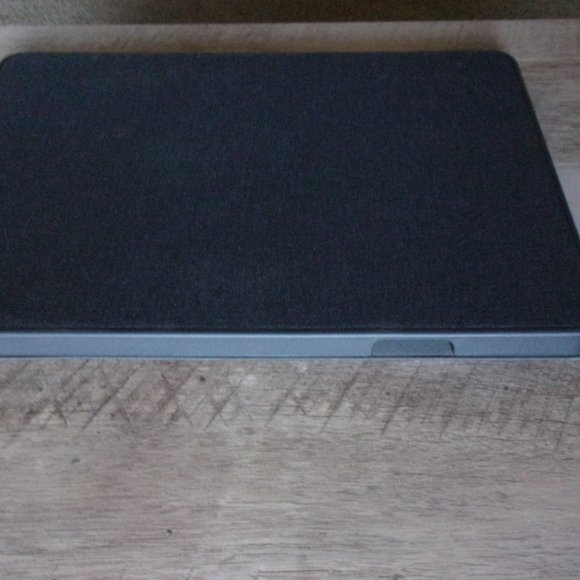 iPad Pro 12.9" Case with Pencil Holder Black - Picture 6 of 7